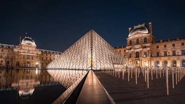 Comment visiter le Louvre sans faire la queue ?
